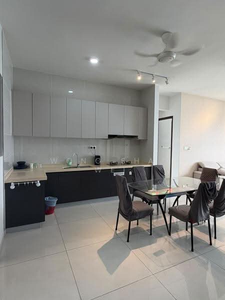 Condominium for Rent at Royal Strand @ Country Garden Danga Bay - Wong Shau Wei - Kitchen - PropertyGuru.com.my
