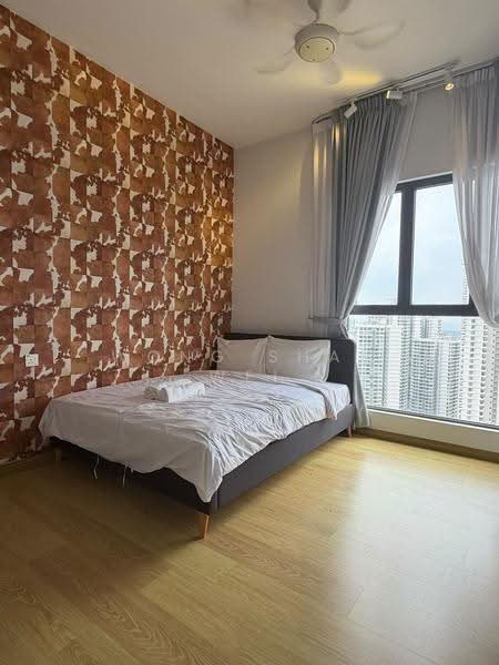 Condominium for Rent at Royal Strand @ Country Garden Danga Bay - Wong Shau Wei - Bedroom - PropertyGuru.com.my