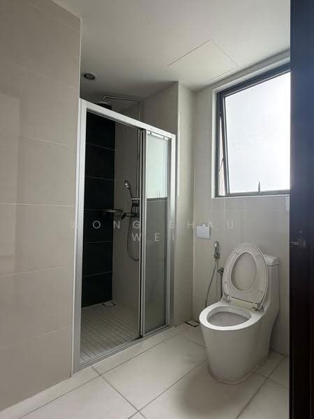 Condominium for Rent at Royal Strand @ Country Garden Danga Bay - Wong Shau Wei - Bathroom - PropertyGuru.com.my