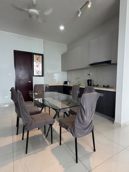 Condominium for Rent at Royal Strand @ Country Garden Danga Bay - Wong Shau Wei - Kitchen - PropertyGuru.com.my