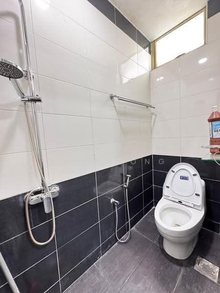 Kondominium untuk Dijual di The Wadihana - Jack Wong - Bathroom - PropertyGuru.com.my