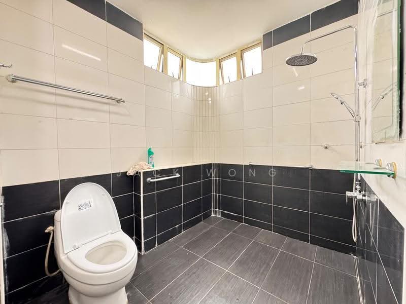 Kondominium untuk Dijual di The Wadihana - Jack Wong - Bathroom - PropertyGuru.com.my