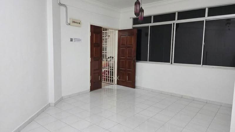 Pangsapuri untuk Dijual di Jade View - Hui Xing - Entrance - PropertyGuru.com.my