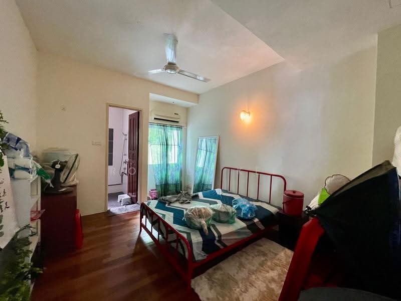 Rumah Berkembar untuk Dijual di Ashley Green (Gelugor) - Ronald Kee - Bedroom - PropertyGuru.com.my
