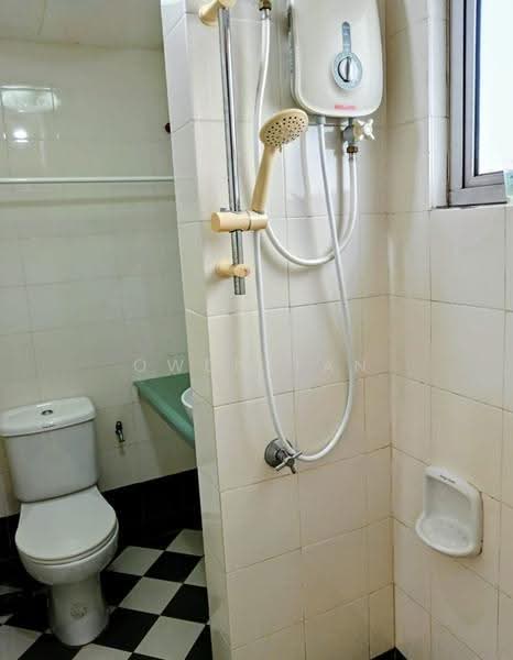 Service Residence for Sale at The Embassy (Bangunan Duta Impian) - Owen Tan - Bathroom - PropertyGuru.com.my