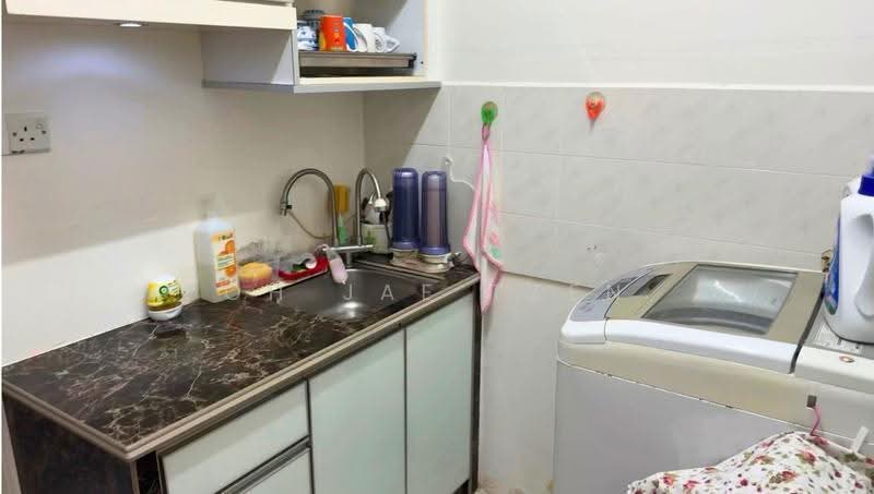 Pangsapuri untuk Dijual di Relau Vista Apartment - Oh Jae Tzen - Kitchen - PropertyGuru.com.my