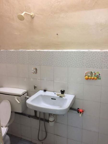 Flat for Sale at Perumahan Rakyat Lima Kedai - Jack Wong - Bathroom - PropertyGuru.com.my