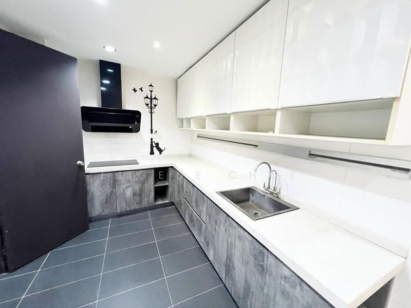 3-storey Terraced House for Sale in Taman Putra Prima (Puchong) - Eugene Choy - Kitchen - PropertyGuru.com.my