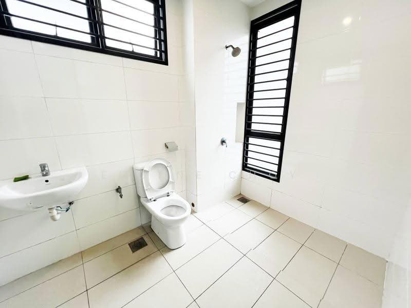 3-storey Terraced House for Sale in Taman Putra Prima (Puchong) - Eugene Choy - Bathroom - PropertyGuru.com.my