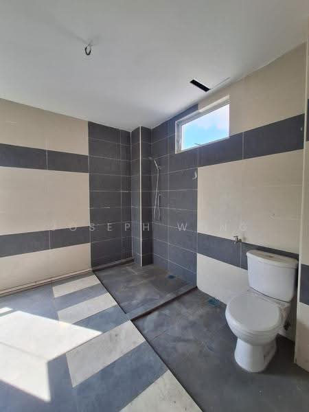 Semi-Detached House for Sale in Jalan Pasir Puteh (Ipoh) - Joseph Wong - Bathroom - PropertyGuru.com.my
