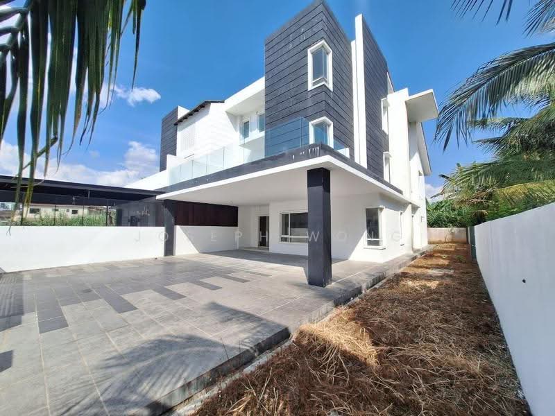 Semi-Detached House for Sale in Jalan Pasir Puteh (Ipoh) - Joseph Wong - Exterior - PropertyGuru.com.my
