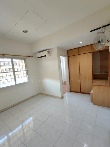 Terraced House for Sale in Taman Desa Karunmas (Balakong) - Joey Cheong - Bedroom - PropertyGuru.com.my