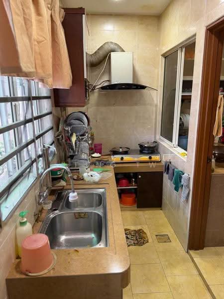 3-storey Terraced House for Sale in Laman Rimbunan (Kepong) - Kiing TW - Kitchen - PropertyGuru.com.my