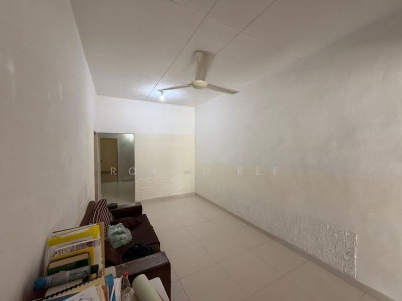 Rumah Teres 1-Tingkat untuk Dijual di Sungai Nibong (Bayan Lepas) - Ronald Kee - Living Room - PropertyGuru.com.my
