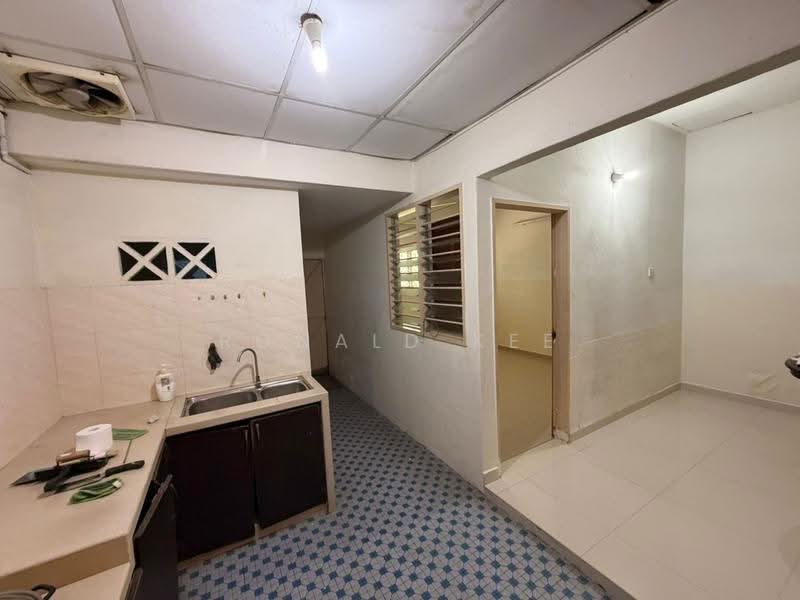 Rumah Teres 1-Tingkat untuk Dijual di Sungai Nibong (Bayan Lepas) - Ronald Kee - Kitchen - PropertyGuru.com.my