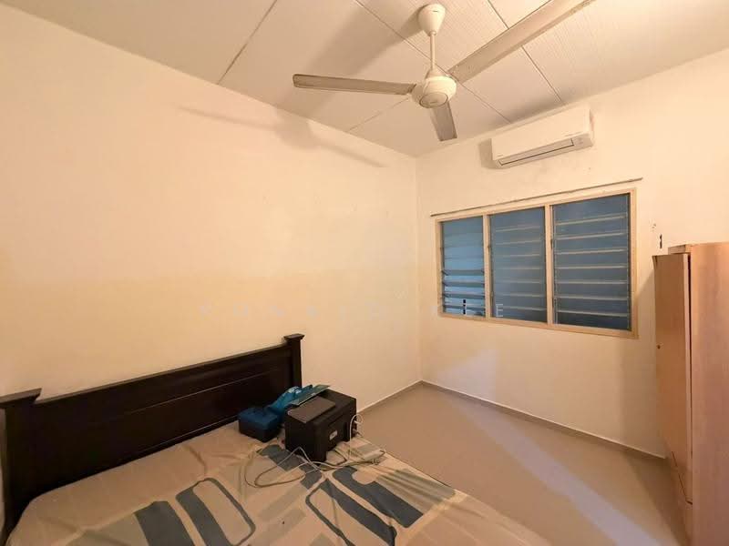 Rumah Teres 1-Tingkat untuk Dijual di Sungai Nibong (Bayan Lepas) - Ronald Kee - Bedroom - PropertyGuru.com.my
