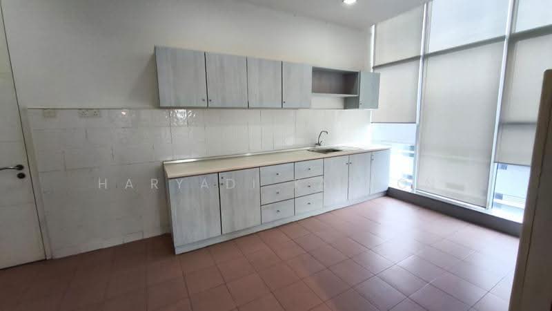 Office for Rent in Seksyen U1, Temasya Industrial Park (Shah Alam) - Haryadi Katmon - Kitchen - PropertyGuru.com.my