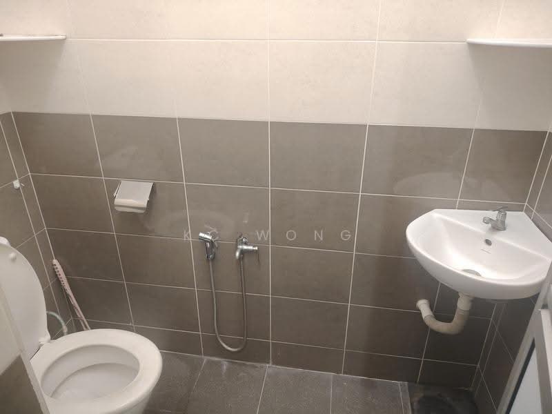 2-storey Terraced House for Sale in Taman Overseas Union (Taman Oug) (Jalan Klang Lama (Old Klang Road)) - KC Wong - Bathroom - PropertyGuru.com.my