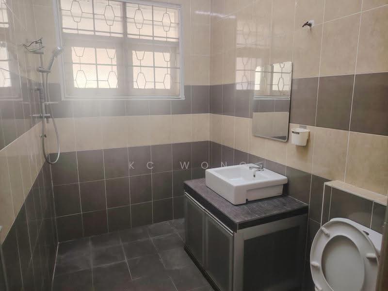2-storey Terraced House for Sale in Taman Overseas Union (Taman Oug) (Jalan Klang Lama (Old Klang Road)) - KC Wong - Bathroom - PropertyGuru.com.my