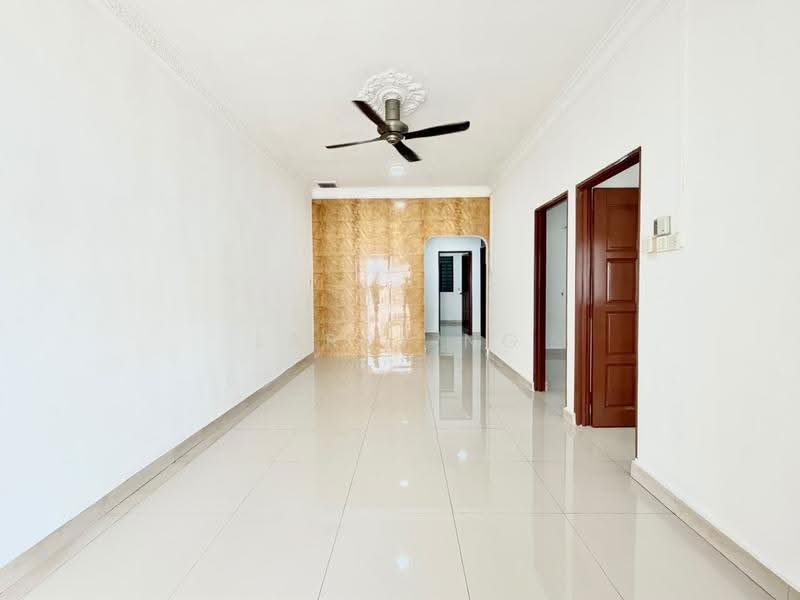 1-storey Terraced House for Sale in Taman Johor Jaya (Johor Bahru) - Larry Ng - Living Room - PropertyGuru.com.my
