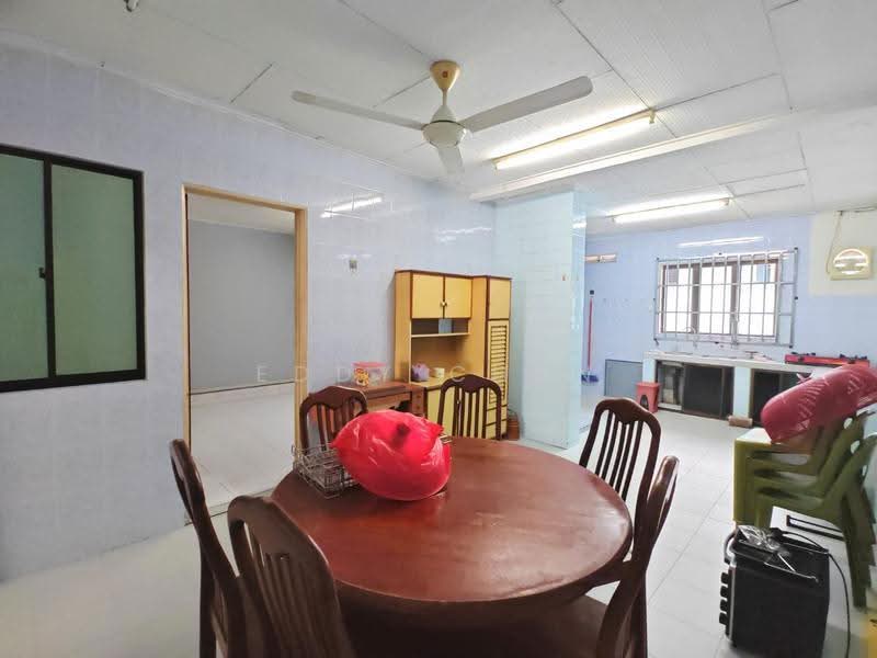 1-storey Terraced House for Sale in Taman Johor Jaya (Johor Bahru) - Eddy Chan - Dining Room - PropertyGuru.com.my