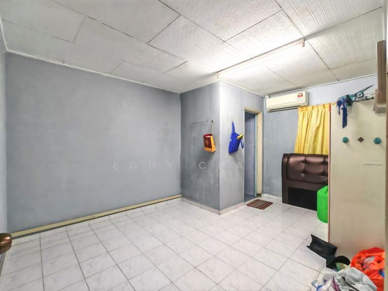 1-storey Terraced House for Sale in Taman Johor Jaya (Johor Bahru) - Eddy Chan - Living Room - PropertyGuru.com.my