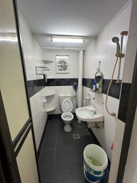 Apartment for Rent at Indah Apartments - Sisi Goh - Bathroom - PropertyGuru.com.my