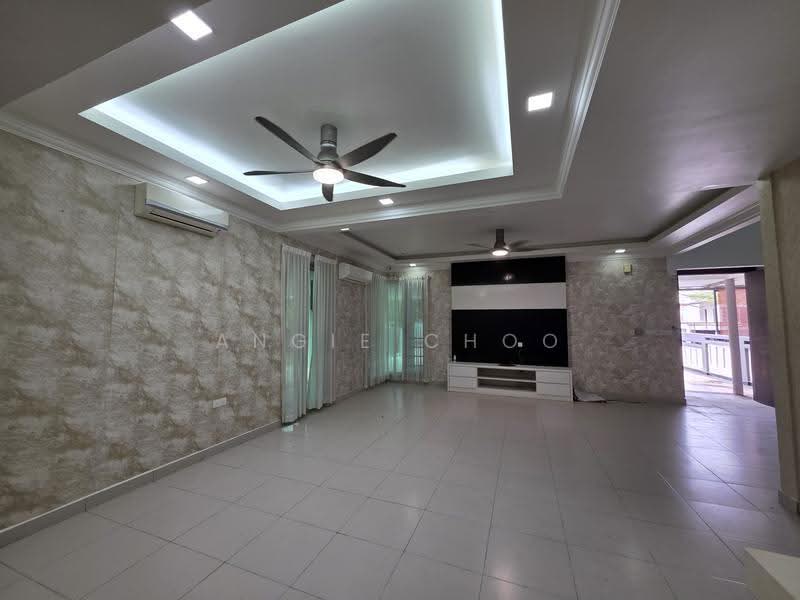 Rumah Berkembar untuk Dijual di Nilai (Negeri Sembilan) - Angie Choo - Living Room - PropertyGuru.com.my