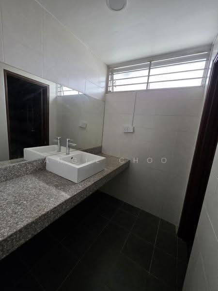 Rumah Berkembar untuk Dijual di Nilai (Negeri Sembilan) - Angie Choo - Bathroom - PropertyGuru.com.my