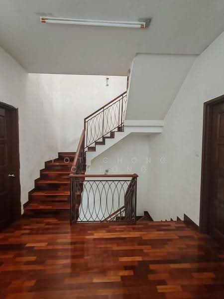 2.5-storey Terraced House for Sale in Bandar Utama 6 (Bandar Utama) - Dickson Cheong - Entrance - PropertyGuru.com.my