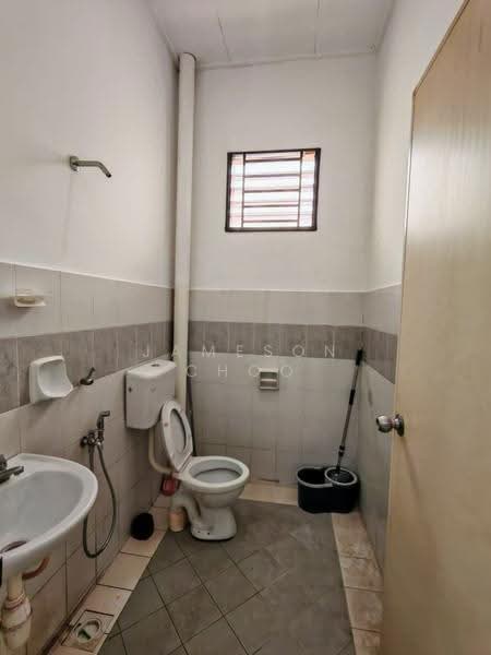 1-storey Terraced House for Sale in Taman JP Perdana (Johor Bahru) - Jameson Choo - Bathroom - PropertyGuru.com.my