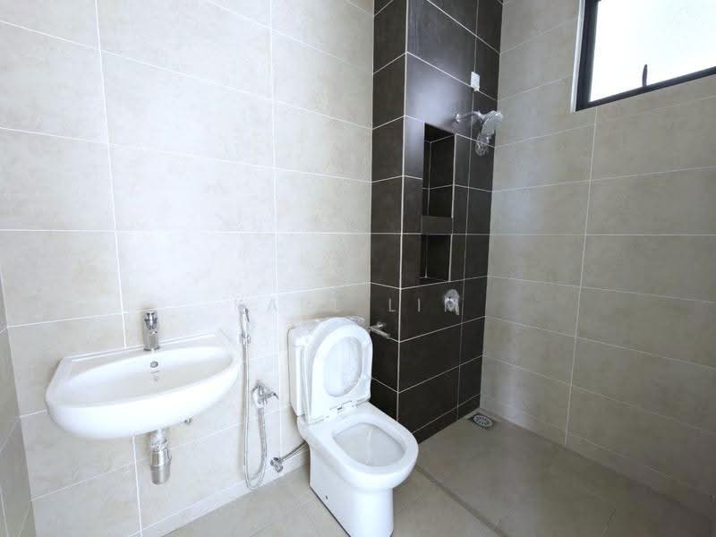 Semi-Detached House for Sale in Setia Eco Gardens (Gelang Patah) - Karl Lim - Bathroom - PropertyGuru.com.my