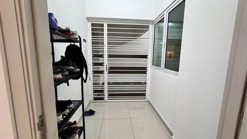 Kondominium untuk Disewa di Gardens Ville - Derrick . - Entrance - PropertyGuru.com.my