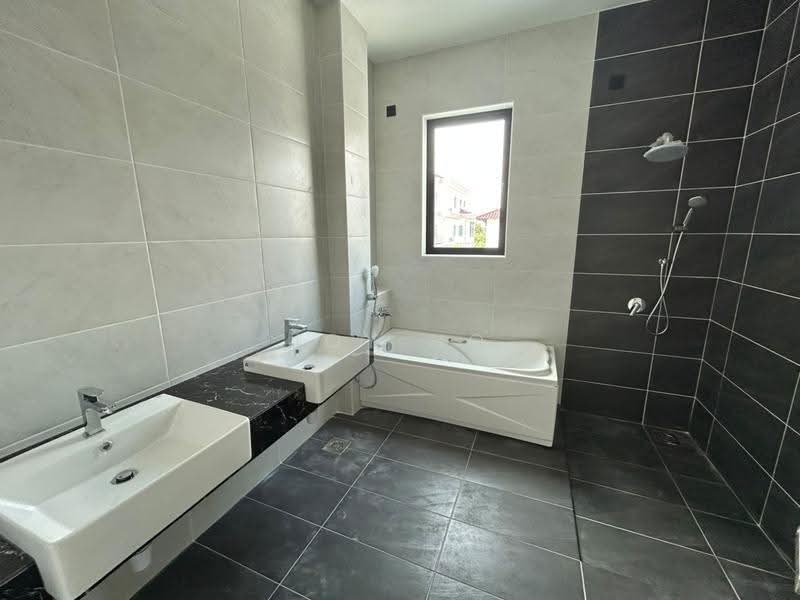 Rumah Berkembar untuk Dijual di Taman Sppk (Ipoh) - Joy Ho - Bathroom - PropertyGuru.com.my
