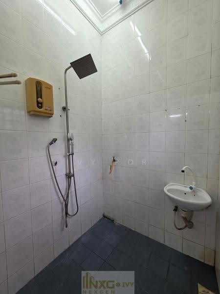 1-storey Terraced House for Rent in Taman Melawis (Klang) - Ivy Por - Bathroom - PropertyGuru.com.my