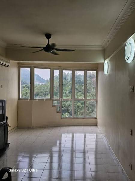 Kondominium untuk Dijual di U Garden Resort Condominium - Freddy Tan - Living Room - PropertyGuru.com.my
