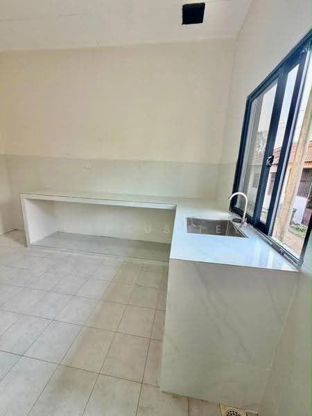1-storey Terraced House for Sale in Bandar Putra Kulai (Kulai) - Marcus Tey - Kitchen - PropertyGuru.com.my