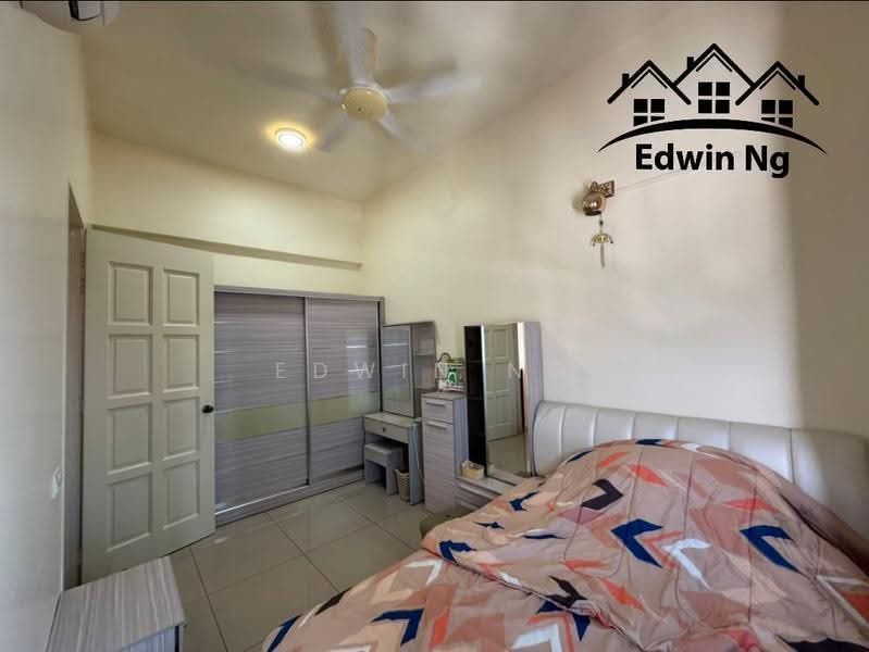 Kediaman Servis untuk Dijual di Mahkota Impian - Edwin Ng - Bedroom - PropertyGuru.com.my