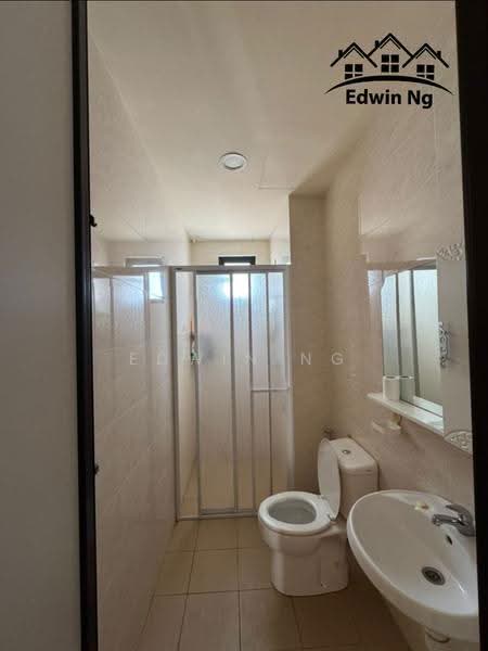 Kediaman Servis untuk Dijual di Mahkota Impian - Edwin Ng - Bathroom - PropertyGuru.com.my