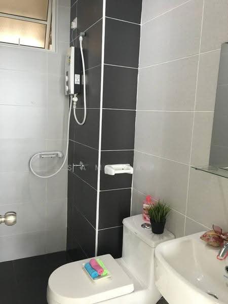 Pangsapuri untuk Disewa di Nusa Heights (Nusa Puncak) - Sam Yap - Bathroom - PropertyGuru.com.my