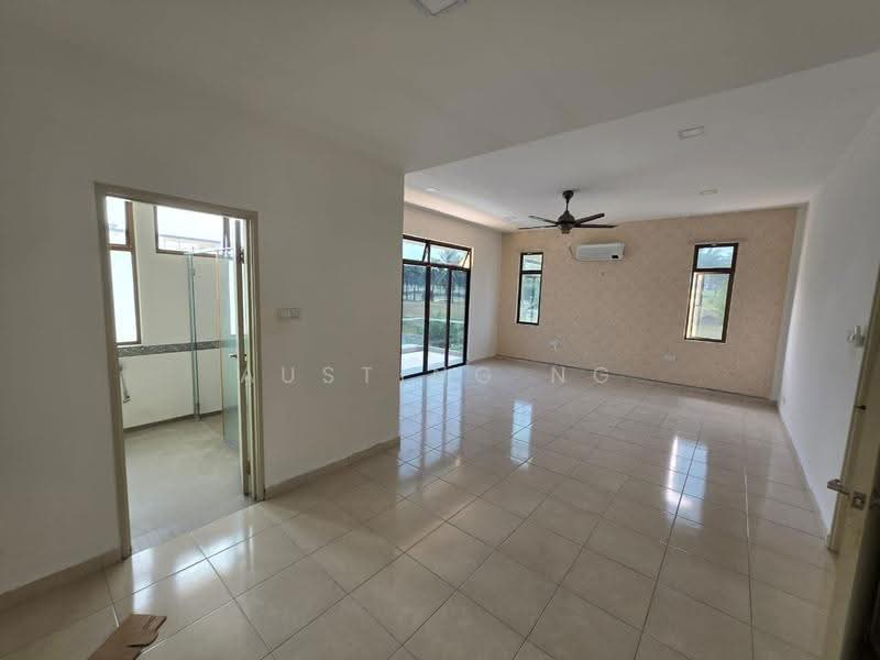 Cluster House for Sale in Bandar Putra Kulai (Kulai) - Austing Ng - Living Room - PropertyGuru.com.my