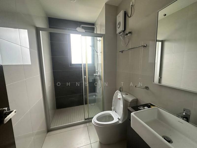 Kondominium untuk Disewa di Bay Point @ Country Garden Danga Bay - Johnson Tan - Bathroom - PropertyGuru.com.my