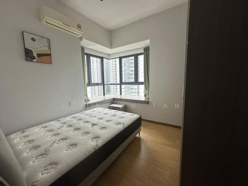 Kondominium untuk Disewa di Bay Point @ Country Garden Danga Bay - Johnson Tan - Bedroom - PropertyGuru.com.my