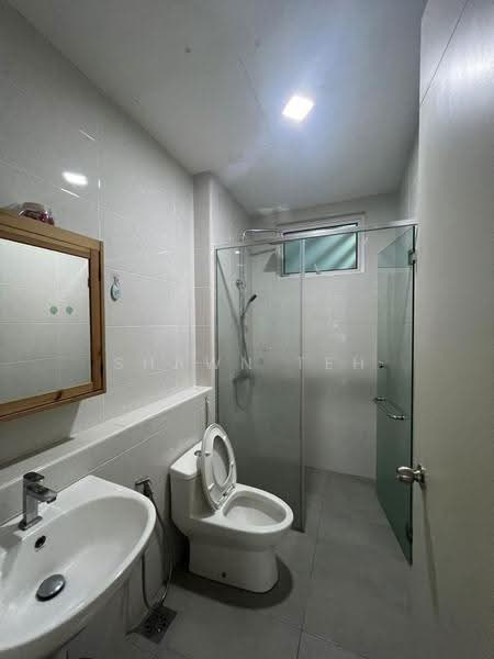 Service Residence for Sale at Parkland Residence - Shawn Teh - Bathroom - PropertyGuru.com.my