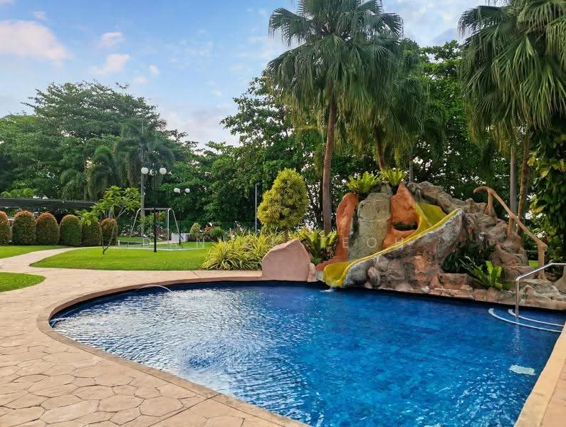 Condominium for Sale at Villa Ria - Danick Teoh - Pool - PropertyGuru.com.my