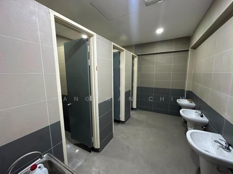 Kilang untuk Disewa di Eco Business Park 1 (Johor Bahru) - Chang Wan Chin - Bathroom - PropertyGuru.com.my