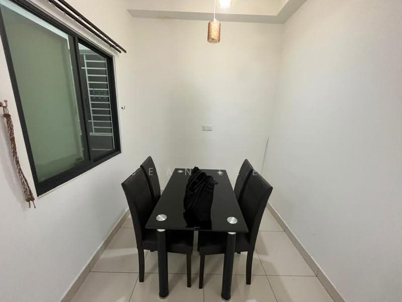 Kondominium untuk Disewa di The Raffles Suites - Jean Lee - Dining Room - PropertyGuru.com.my