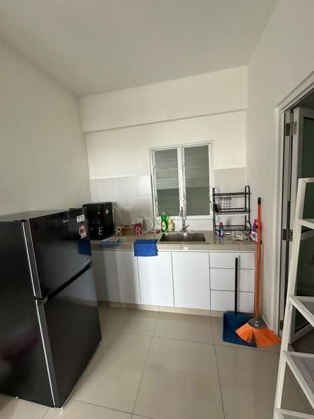 Kondominium untuk Disewa di The Golden Triangle Condominium - Derrick . - Kitchen - PropertyGuru.com.my