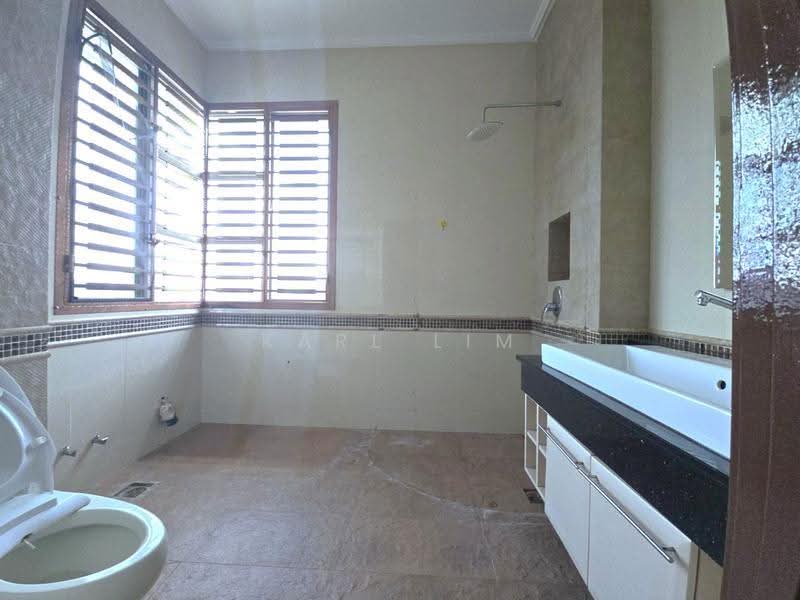 Link Bungalow for Sale in Taman Austin Heights (Tebrau) - Karl Lim - Bathroom - PropertyGuru.com.my