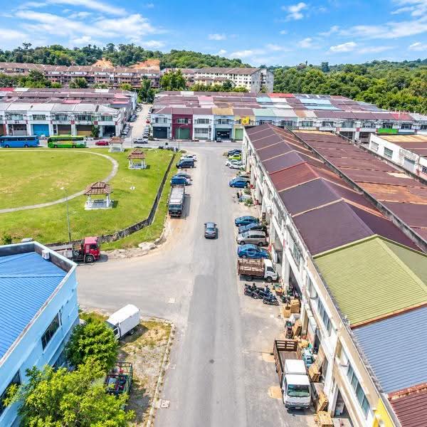Factory for Sale in Seri Kembangan (Selangor) - Maylimee Wong - Exterior - PropertyGuru.com.my